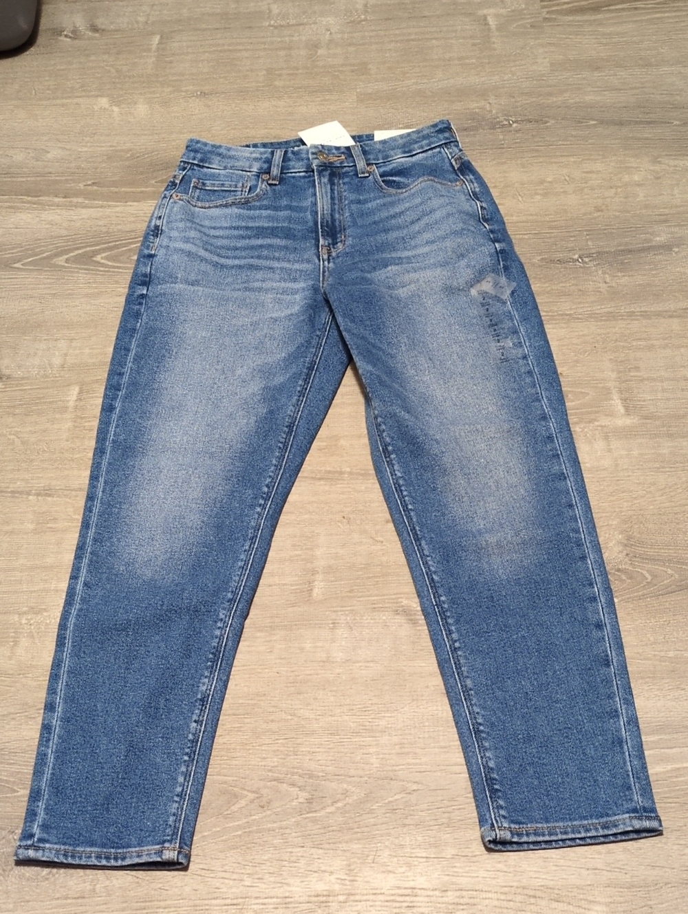 American Eagle Super High Rise Curvy Mom Jeans Size 2 Short